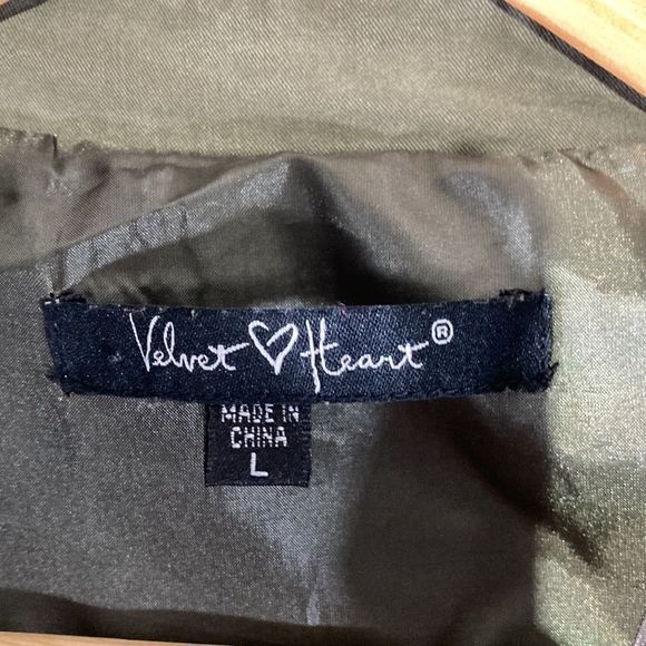 Womens Large Velvet Heart ARTEMIS SLEEVELESS CROSSOVER VEST Military Green - Picture 4 of 11